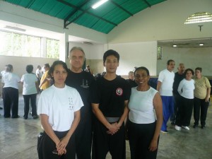 Maestro Chen con Familia Kutos Yriza_Taller ADN
